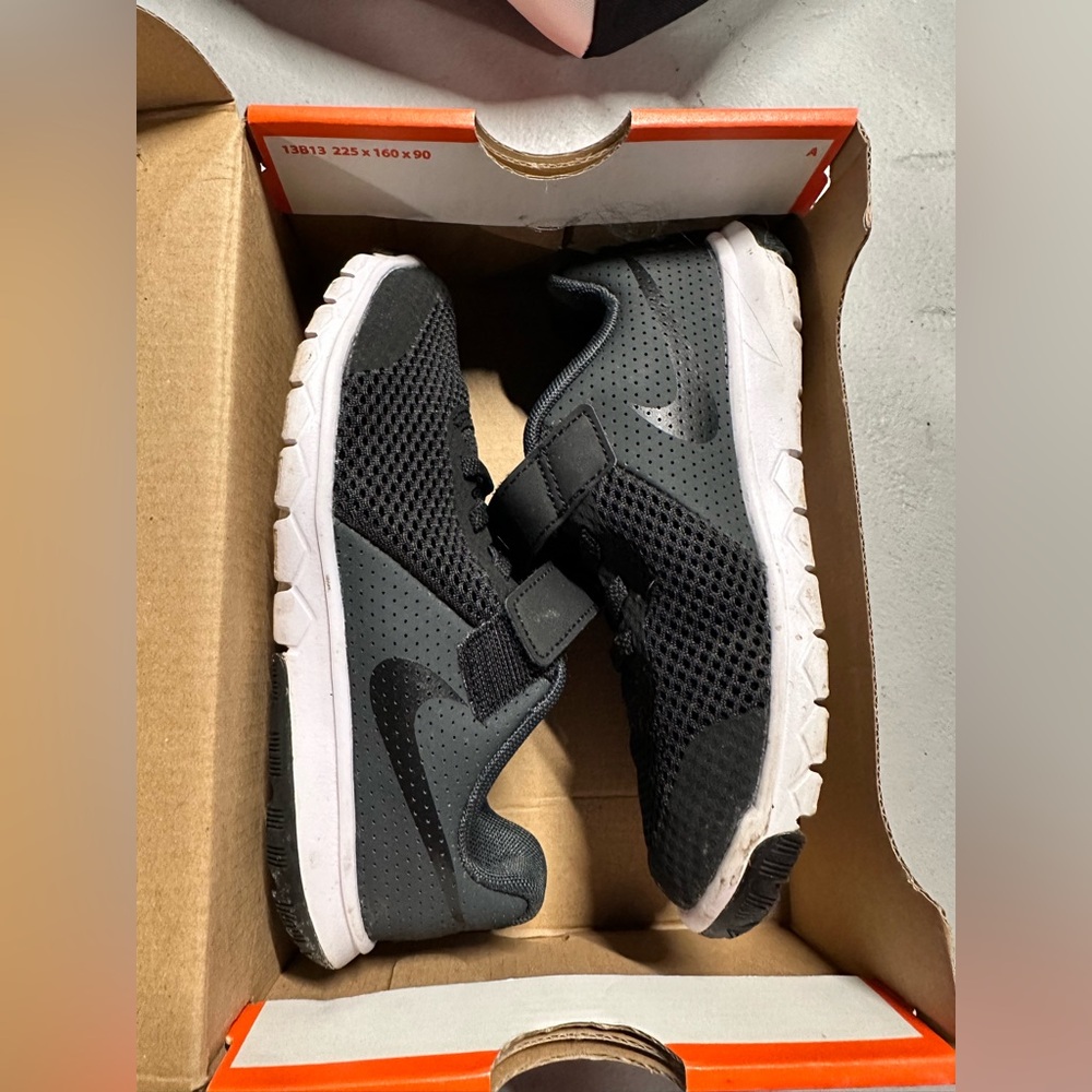 12c Nike